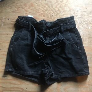 AE Tie Black Mom Shorts